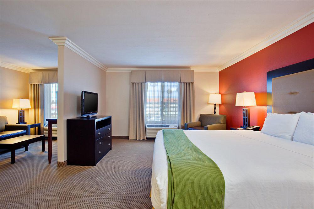 Holiday Inn Express Hotel & Suites Twentynine Palms By Ihg Ruang foto