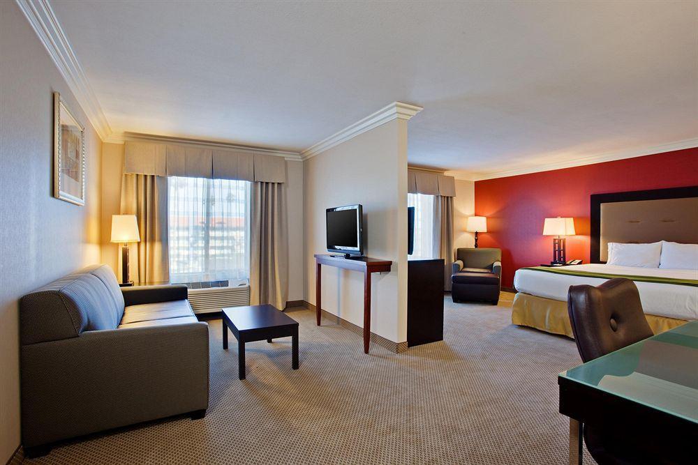 Holiday Inn Express Hotel & Suites Twentynine Palms By Ihg Ruang foto